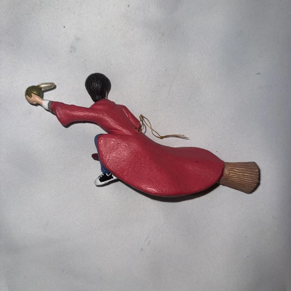 HARRY POTTER QUIDDITCH‎ ORNAMENT WARNER BROTHERS 2000
